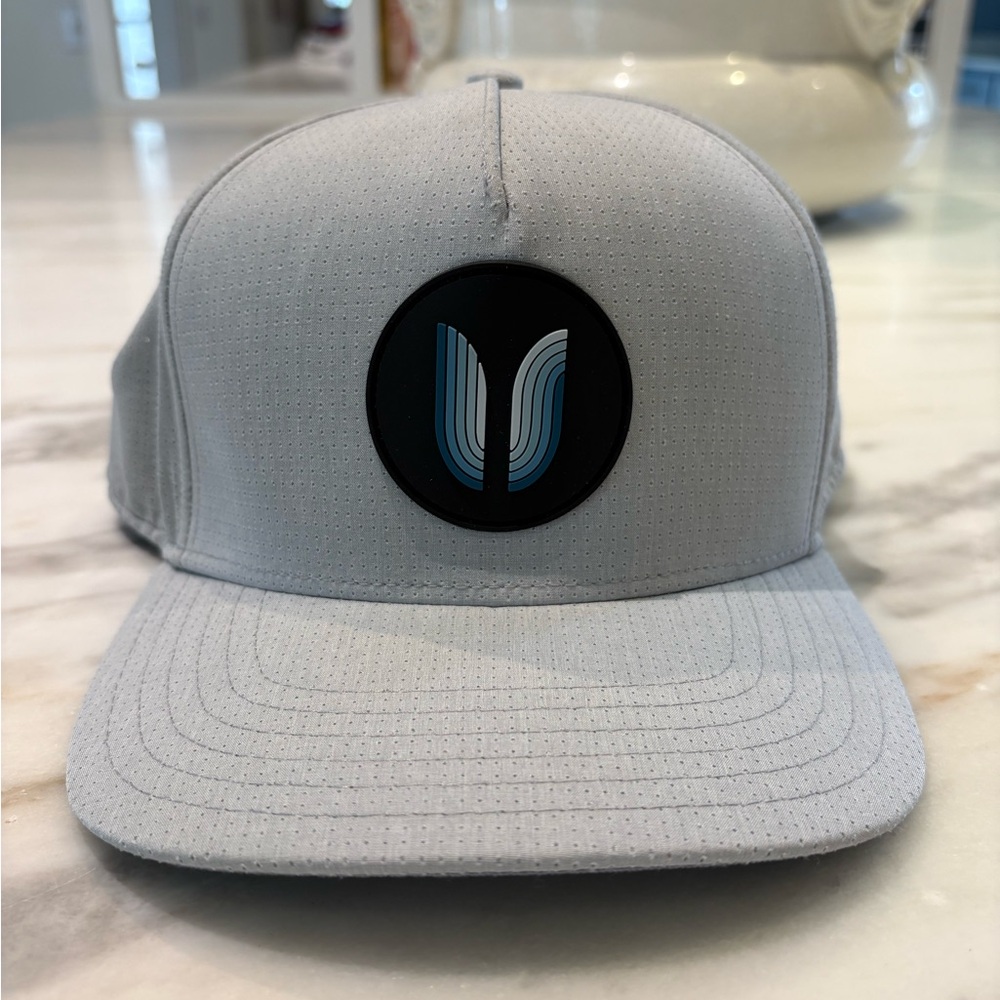 Linksoul Light Gray Golf Hat Cap, never worn